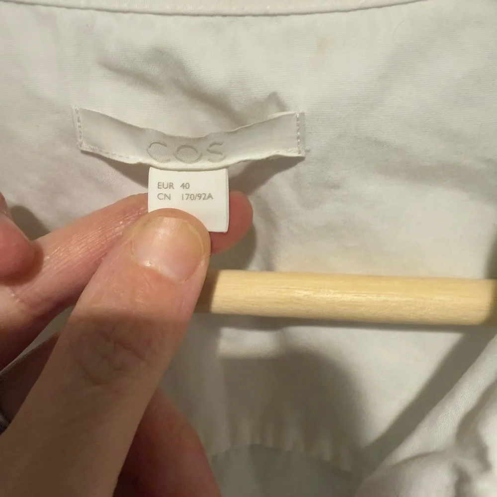 COS white cotton fitted shirt EUC size 40